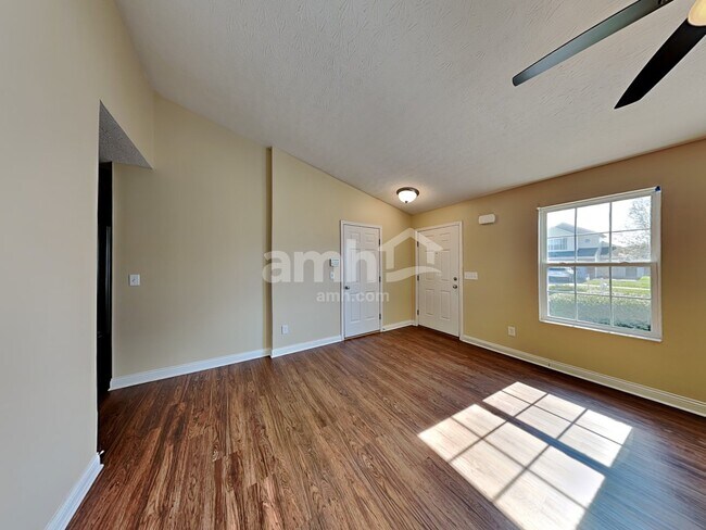 Building Photo - 7852 Highbrook Dr