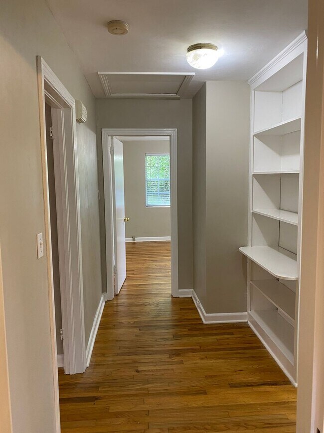 Building Photo - Adorable Brick Home in Betton Hills