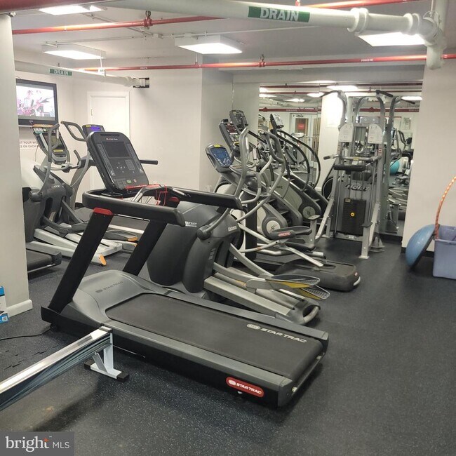 Building Photo - 224 W Rittenhouse Square