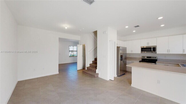 Building Photo - 11815 SW 246 Terrace