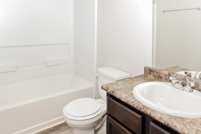 Building Photo - 293 Bermuda Lakes Dr
