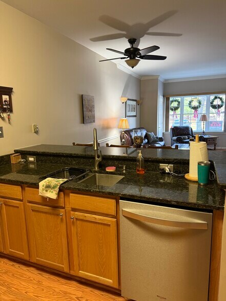 Kitchen to Liv room - 1 Osmond Way