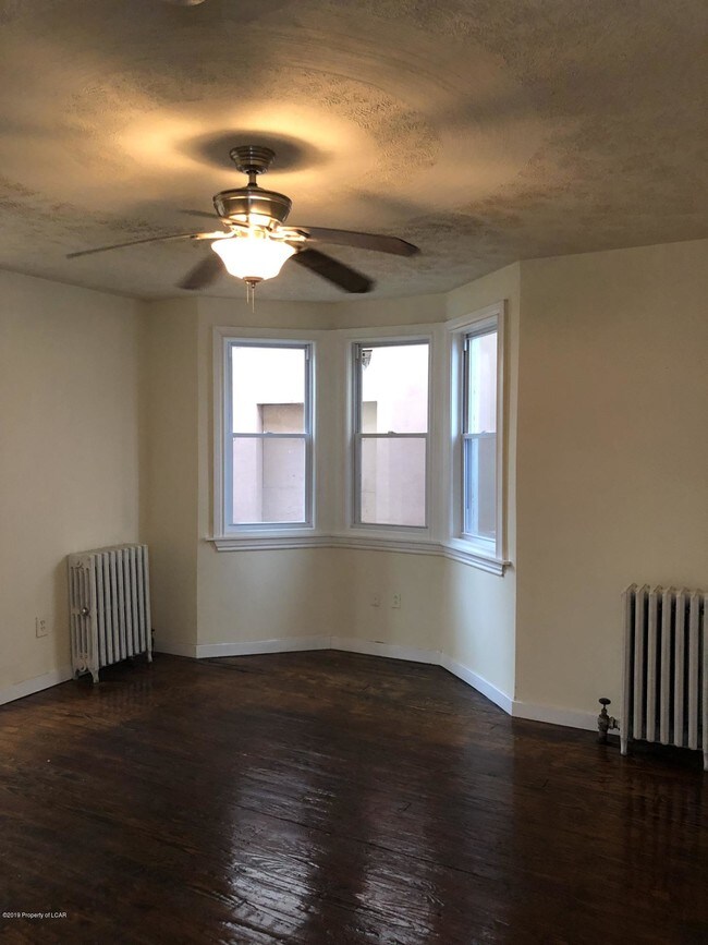 Building Photo - 257 Kidder St