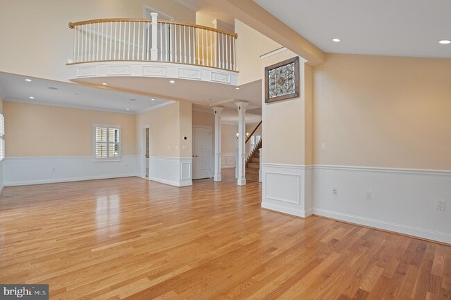 Building Photo - 5905 Lone Oak Dr