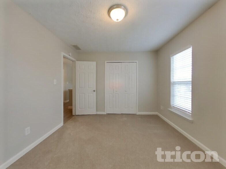 Building Photo - 5534 Somervale Ct