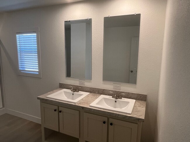 Building Photo - 22936 W Forest Pleasant Pl