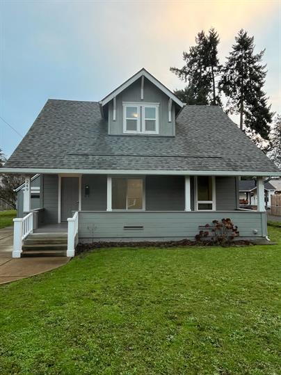 Building Photo - Charming & Updated 3 Bedroom Home