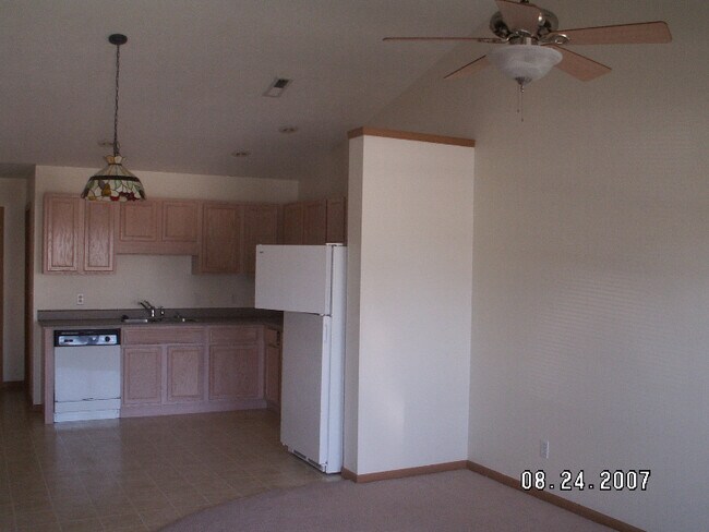 Building Photo - 2356 Meadowpoint Dr
