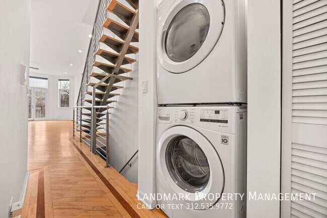 Building Photo - 1755 N Artesian Ave