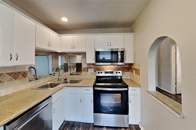 Building Photo - 10435 Goodrum Rd