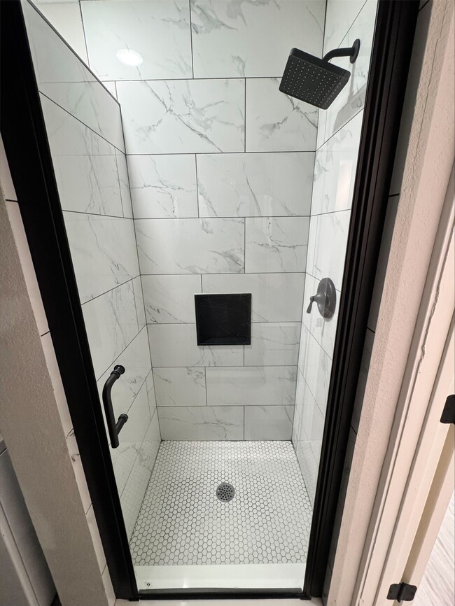 Building Photo - 1004 E Red Cedar Cir