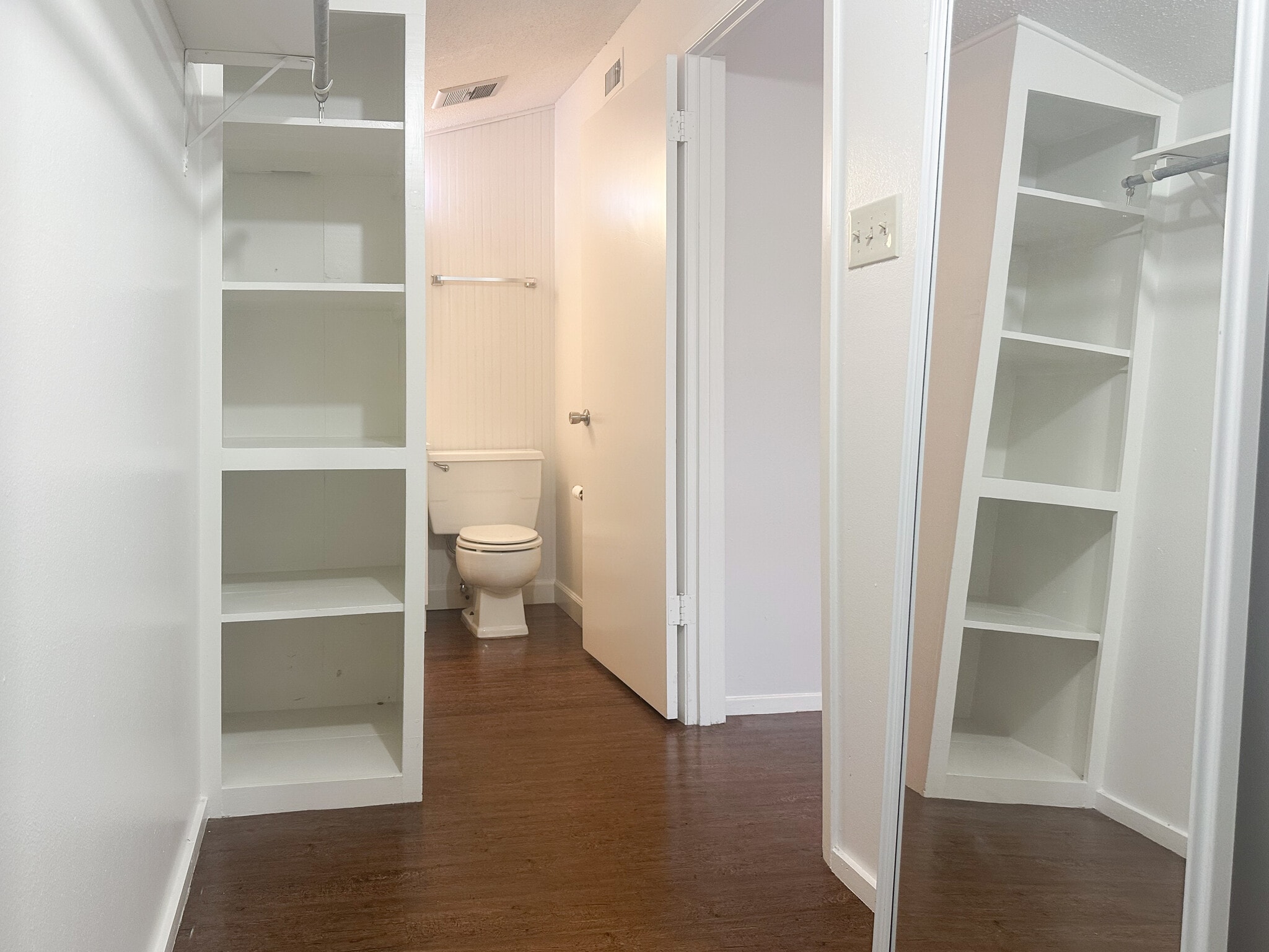 bedroom 2 half bath/closet - 406 E Wells St