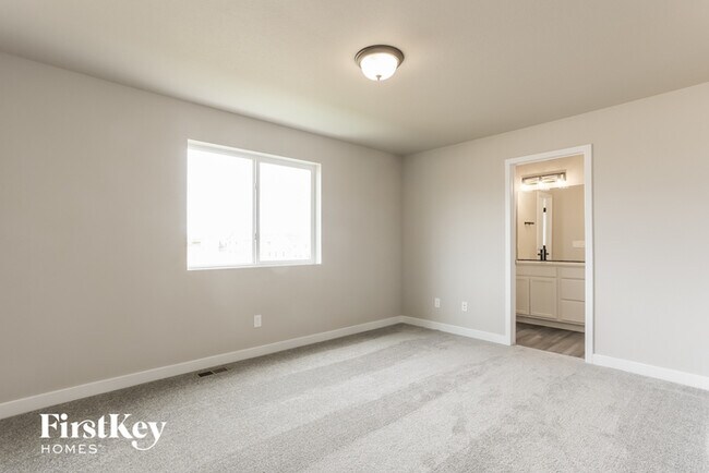 Building Photo - 10297 Luneth Dr