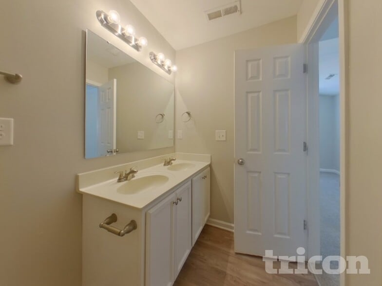 Building Photo - 5015 Sam Rhyne Ct