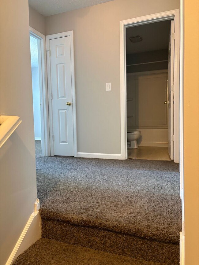 Building Photo - Charming 3-Bedroom Home in Fountain Square – Prime Location Near I-65!
