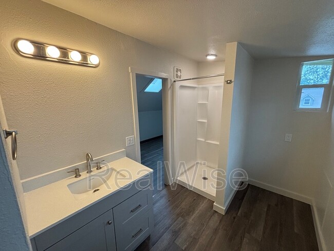 Building Photo - 364 W Selmar Ct