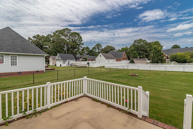 Building Photo - 109 Beatrice Dr