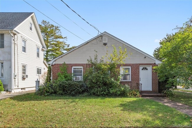 Building Photo - 355 1st St