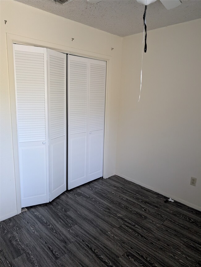 Building Photo - 9507 Night Star Dr