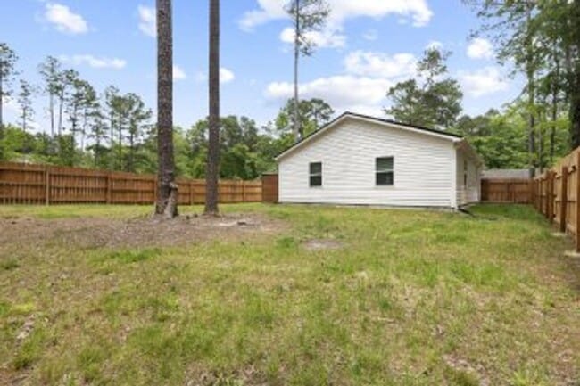 Building Photo - 629 Walnut Dr