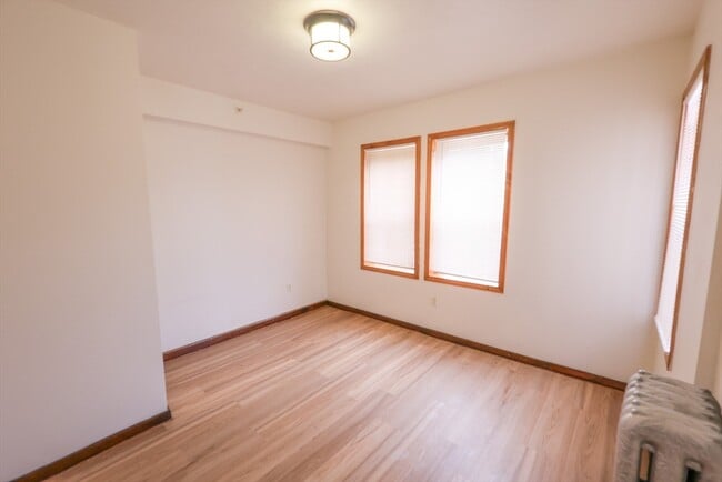 Building Photo - 100 Seaver St