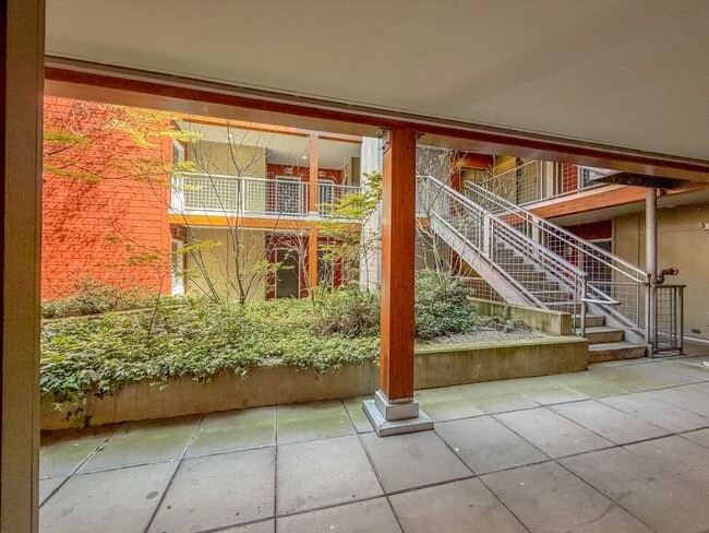 Building Photo - Great Location! 1bd/1bth Belltown Condo, $1,900/mo.