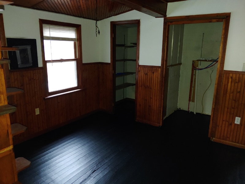 Building Photo - 106 Forest St