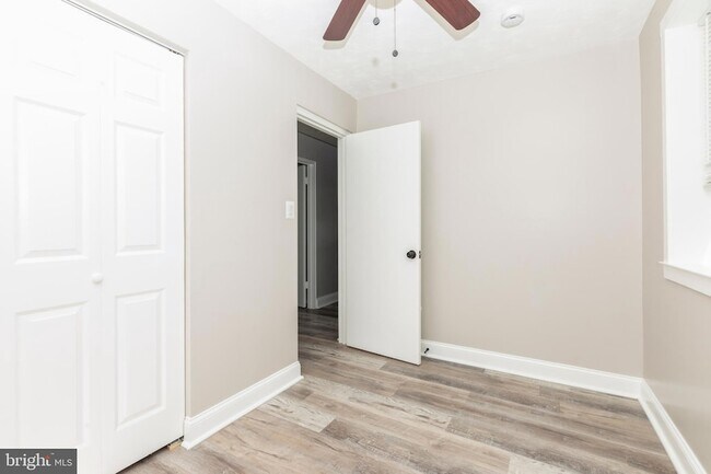 Building Photo - 719 Cotter Rd