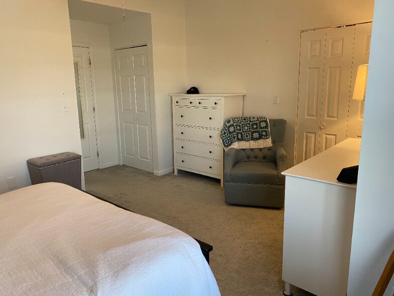 Building Photo - 78 Shady Ln