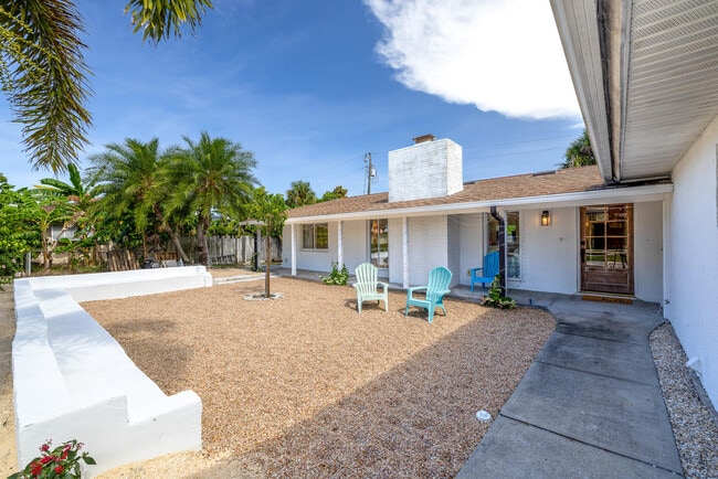 Building Photo - 425 10th Ave