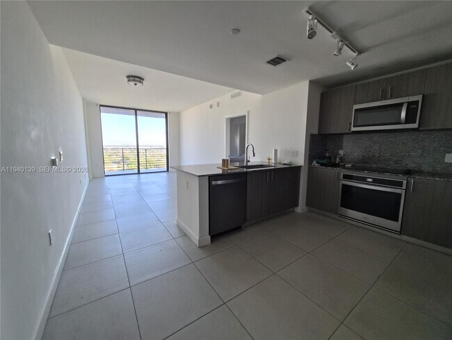 Building Photo - 5350 NW 84th Ave