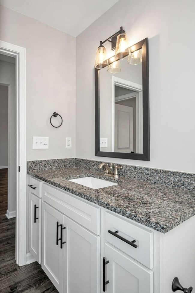 Building Photo - $1775! 3 bed/2 bath Hueytown home! Tour now!