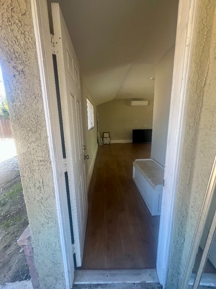 Building Photo - 5385 Howard St