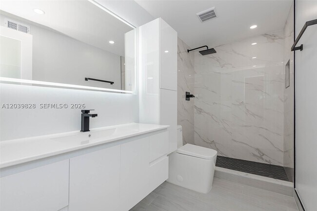 Building Photo - 6653 SW 140th Ave