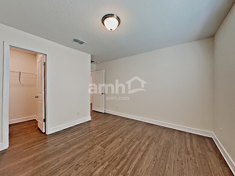 Building Photo - 10309 Watercrest Ct