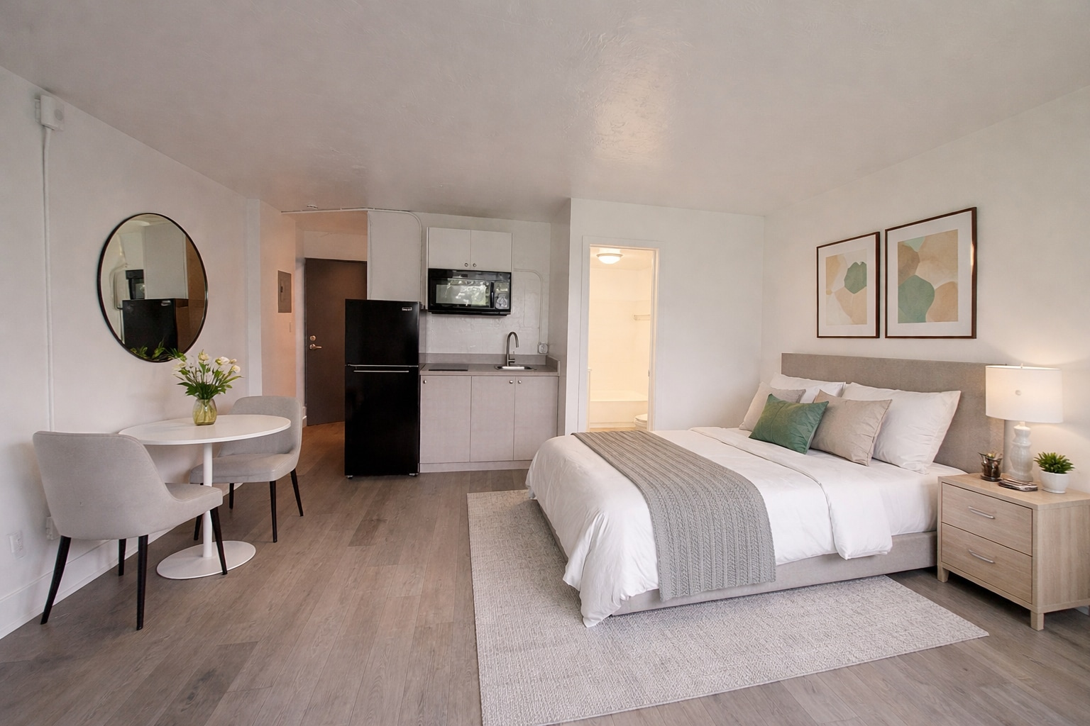 Building Photo - 132 SW 9th St