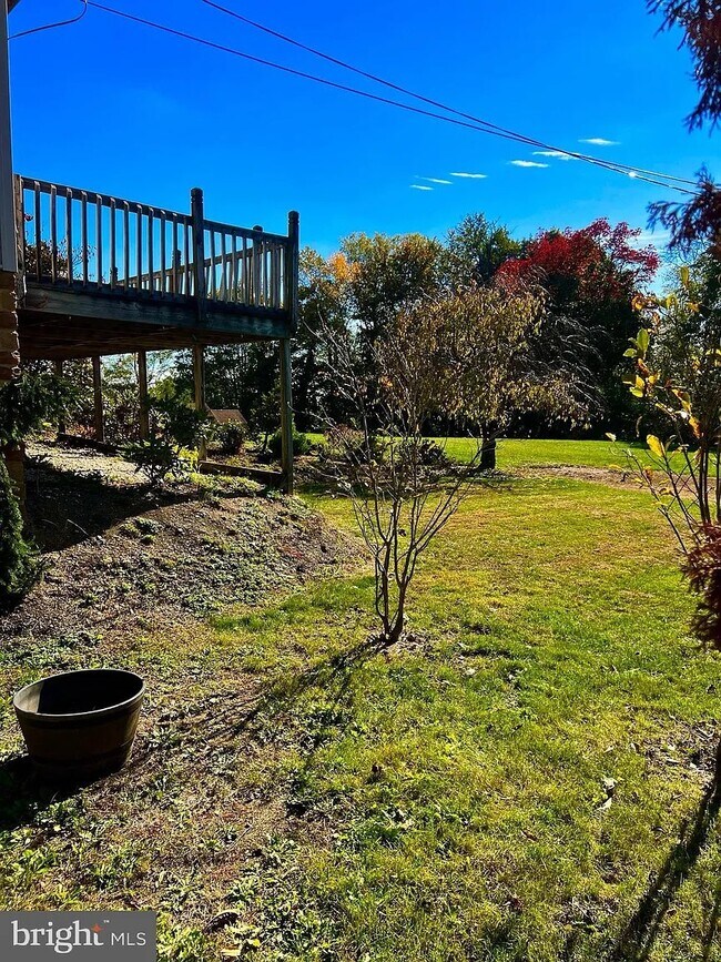 Building Photo - 754 Mechanic St