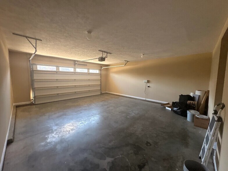 Building Photo - 4009 Quarry Hollow Drive