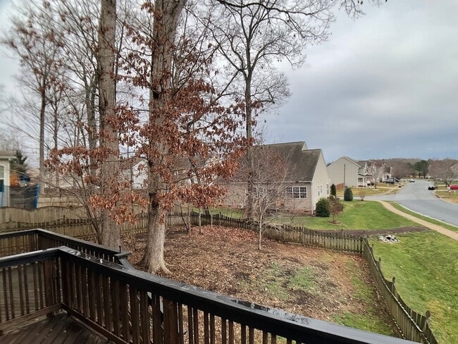 Building Photo - 300 Large Oak Ln