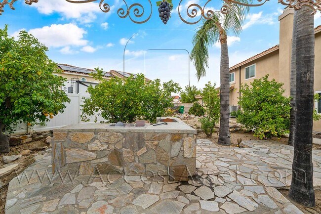 Building Photo - 25448 Lavender Cir