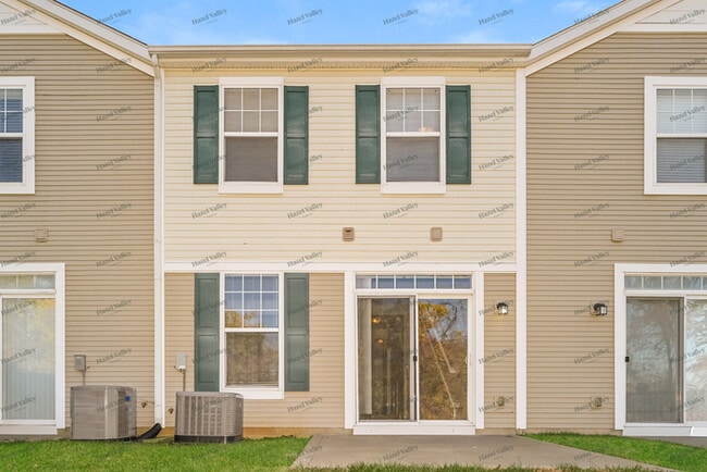 Building Photo - 4947 Heritage Heights Cir