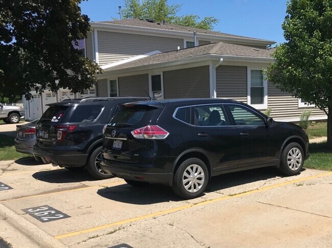 Building Photo - 362 Farmington Ln