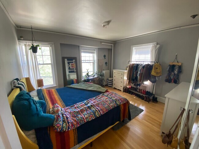 Bedroom 1 View 1 - 2011 N Prospect Ave