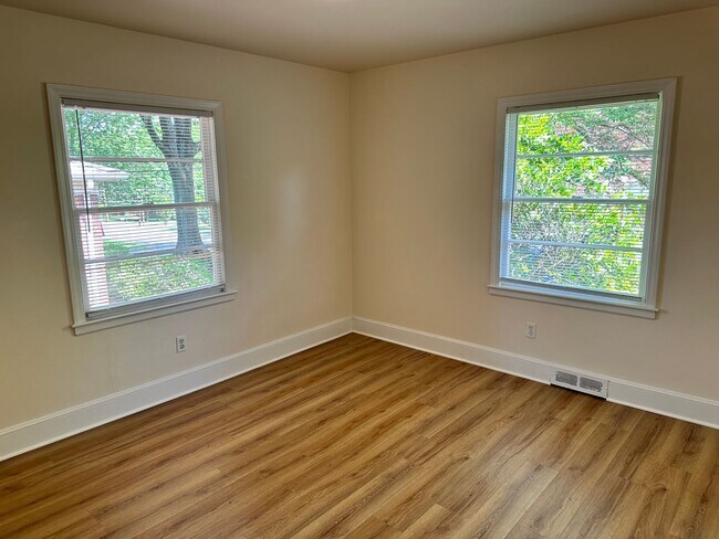 Building Photo - Cozy Echo Hills Two Bedroom Duplex