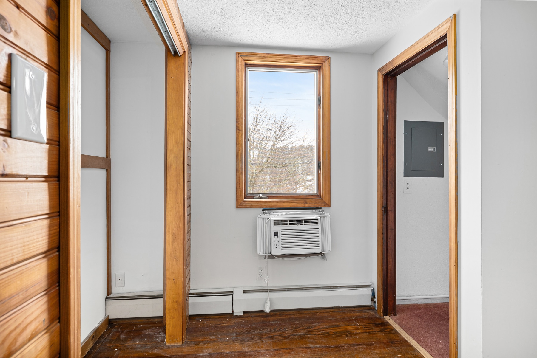 Building Photo - 122 Wood St