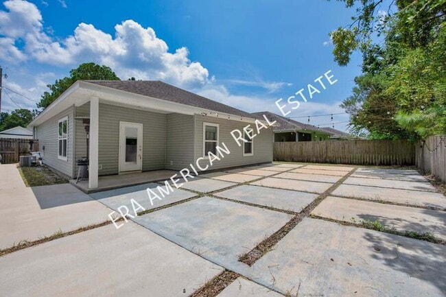 Building Photo - 2269 Tom St