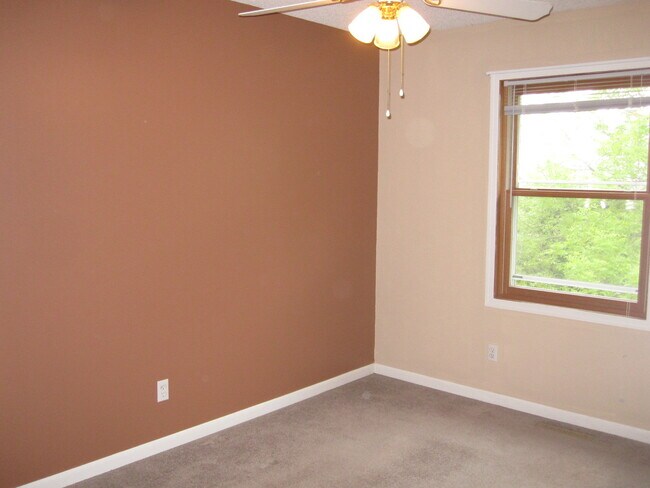 Building Photo - 2213 Namekagon St