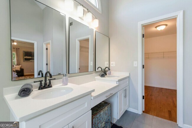 Building Photo - 10640 Victory Gate Dr