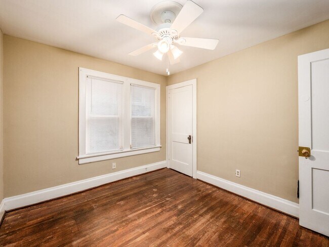 Building Photo - 385 E 13th Ave