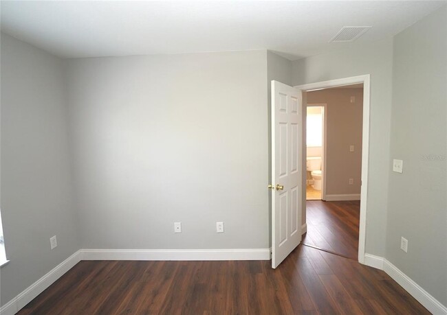 Building Photo - 7827 Carriage Pointe Dr